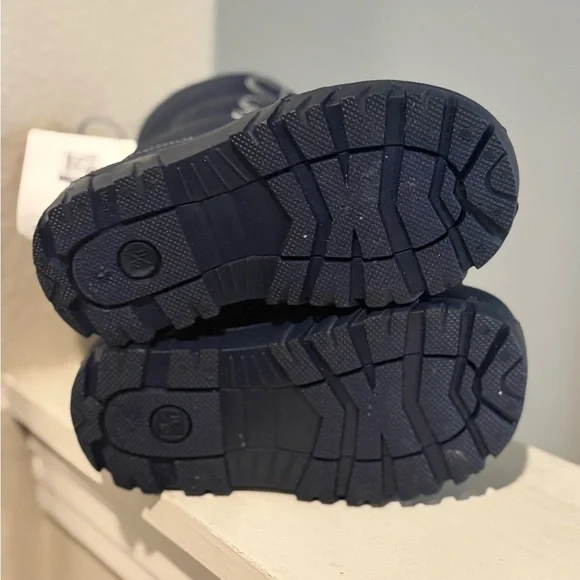 Member's Mark Snow Boot, Faux Fur-Lined, Easy On/Off Toggle Closure Kid Sz 11/12 - Picture 4 of 5